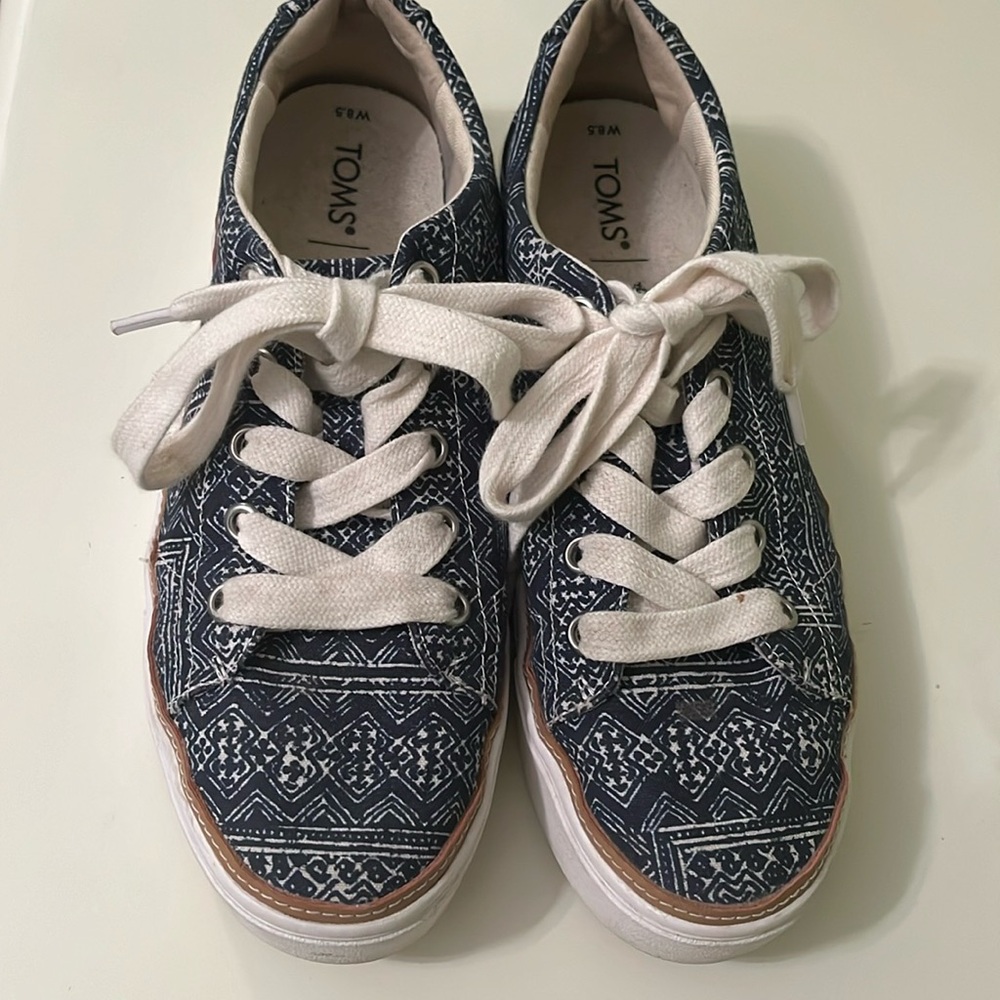 EUC TOMS Alex Sneakers
